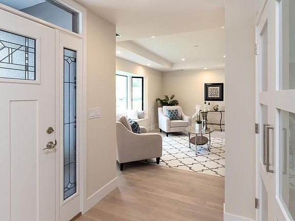 4th image of 1412 Rose Garden Ln