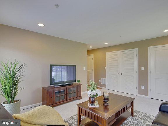 5th image of 22458 Glenbow Way