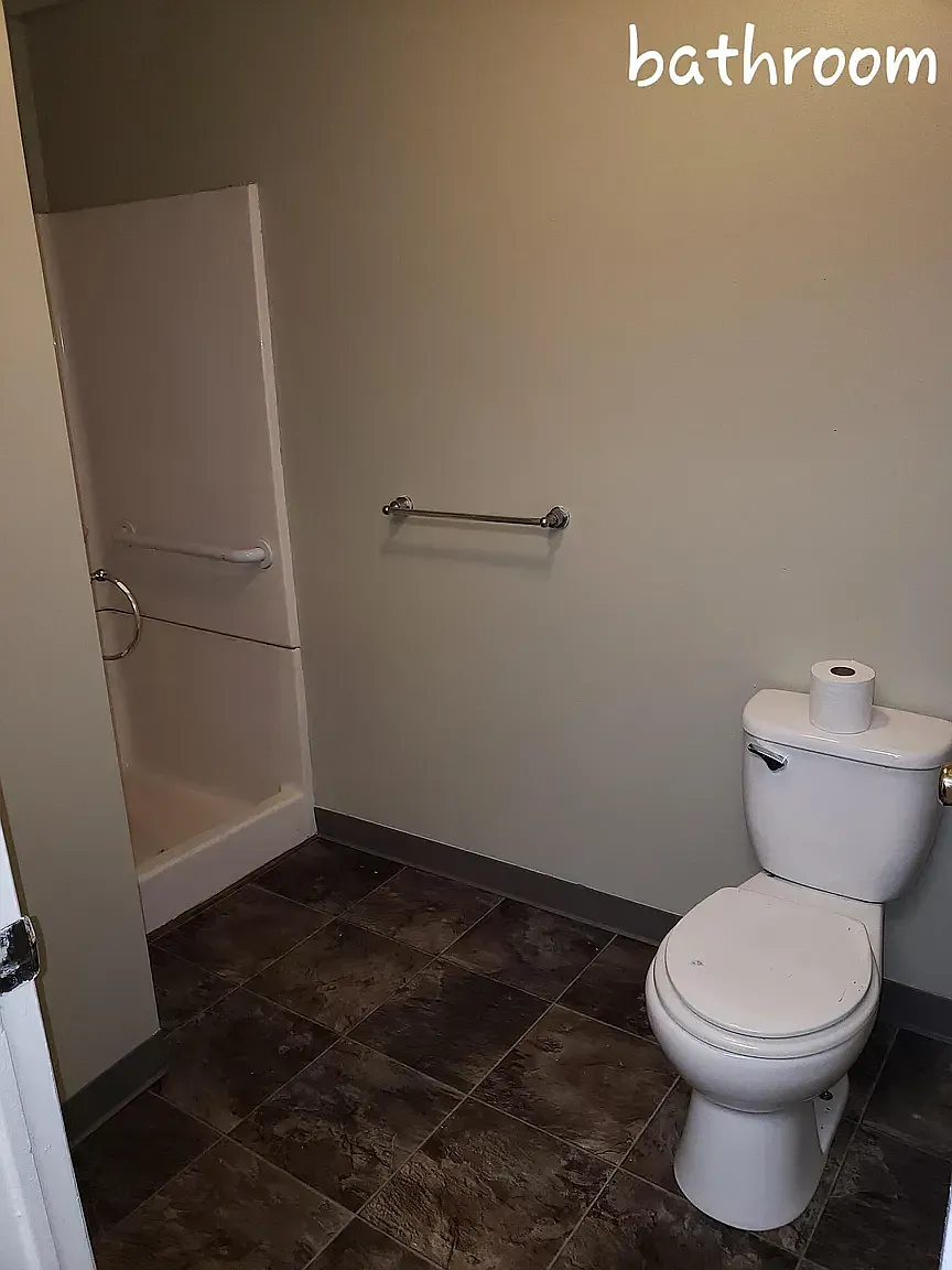 2 bed, 1.0 bath, 896 sqft, $1,200 — Photo 1