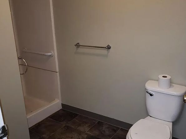 24 E Columbus Ave Floor 1