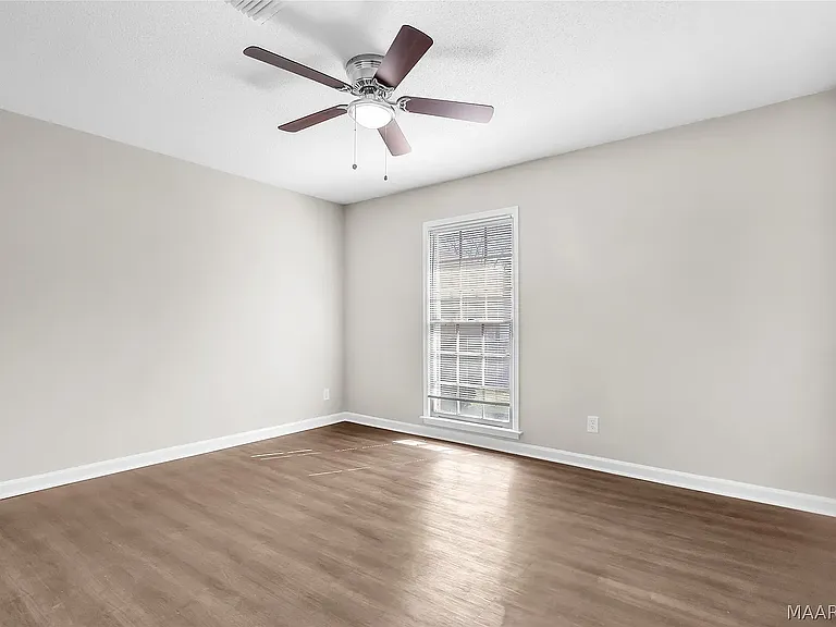 6125 Greta Pl — Photo 16