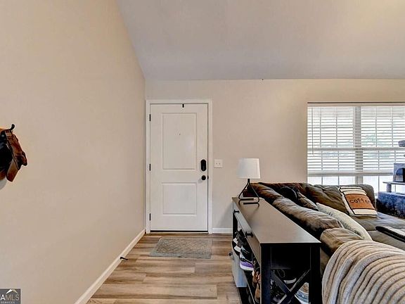 5th image of 2041 Prospect Rd