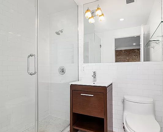 5th image of 326 E 4th St APT 1A