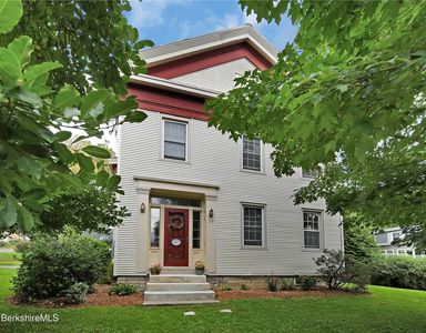 55 Franklin St, Lee, MA, 01238