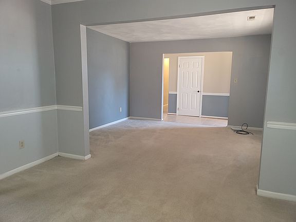2nd image of 1024 Bowling Green Trl
