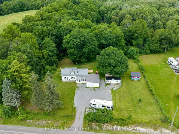 2018 Rutledge Rd, South Frontenac, ON K0H 2T0