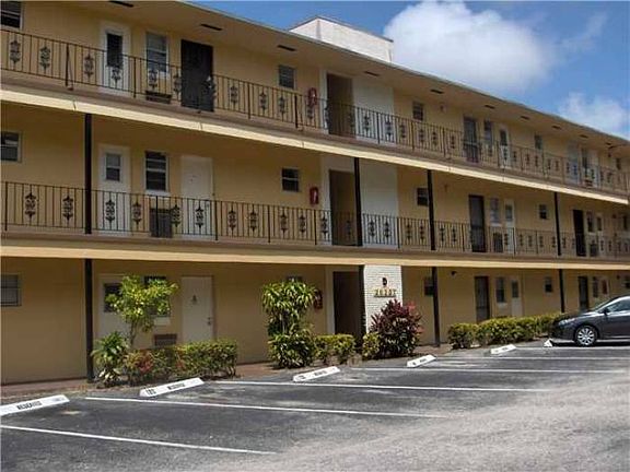 2nd image of 20201 NE 29th Ct APT D102