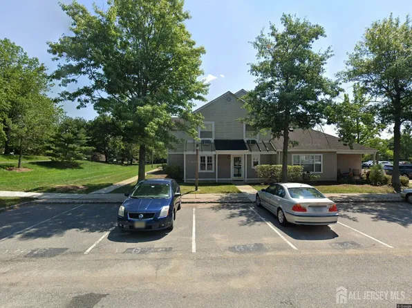 56 Cain Ct, Bridgewater, NJ 08807