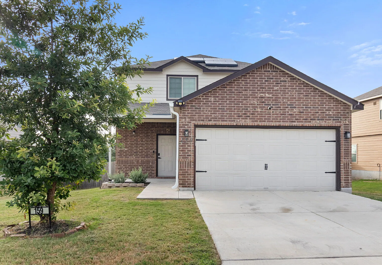 4 bed, 2.5 bath, 2002 sqft, $1,895 — Photo 1