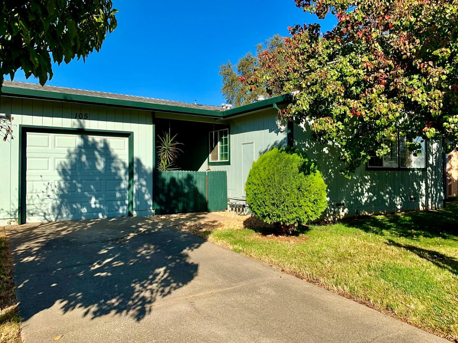 105 Leewill Ave photo 1