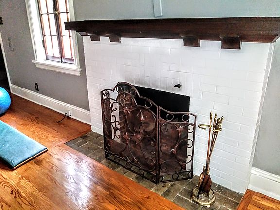 3rd image of 7477 Amherst Ave