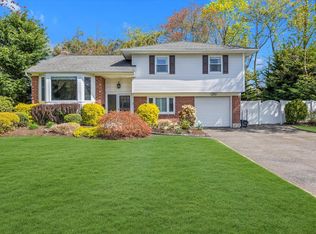 1 Earl Gate, Melville, NY 11747