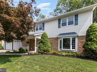 406 Pawnee Dr, Mechanicsburg, PA 17050