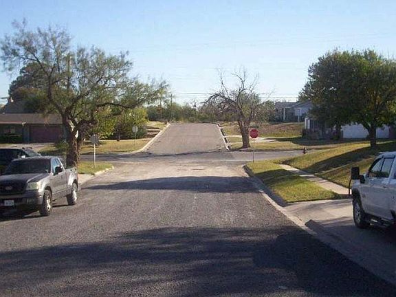 4th image of 803 W 14th St