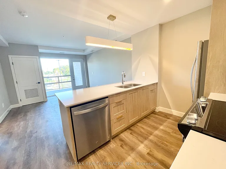 34 Norman St #213 — Photo 8