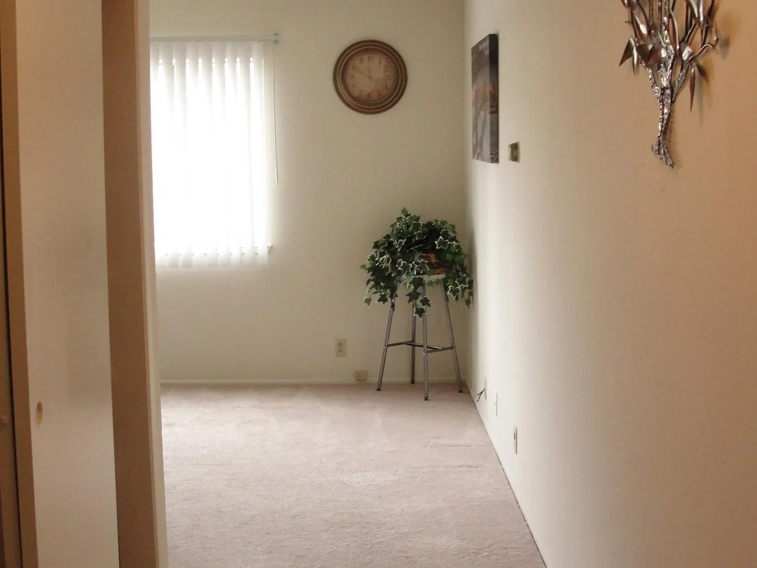 Studio, 408 sqft, $1,950 — Photo 2