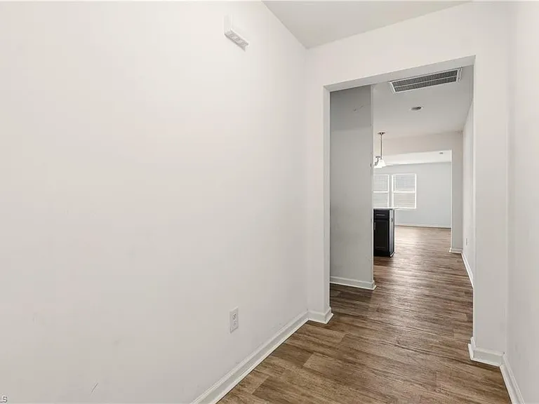 849 Bitting Hall Dr — Photo 4
