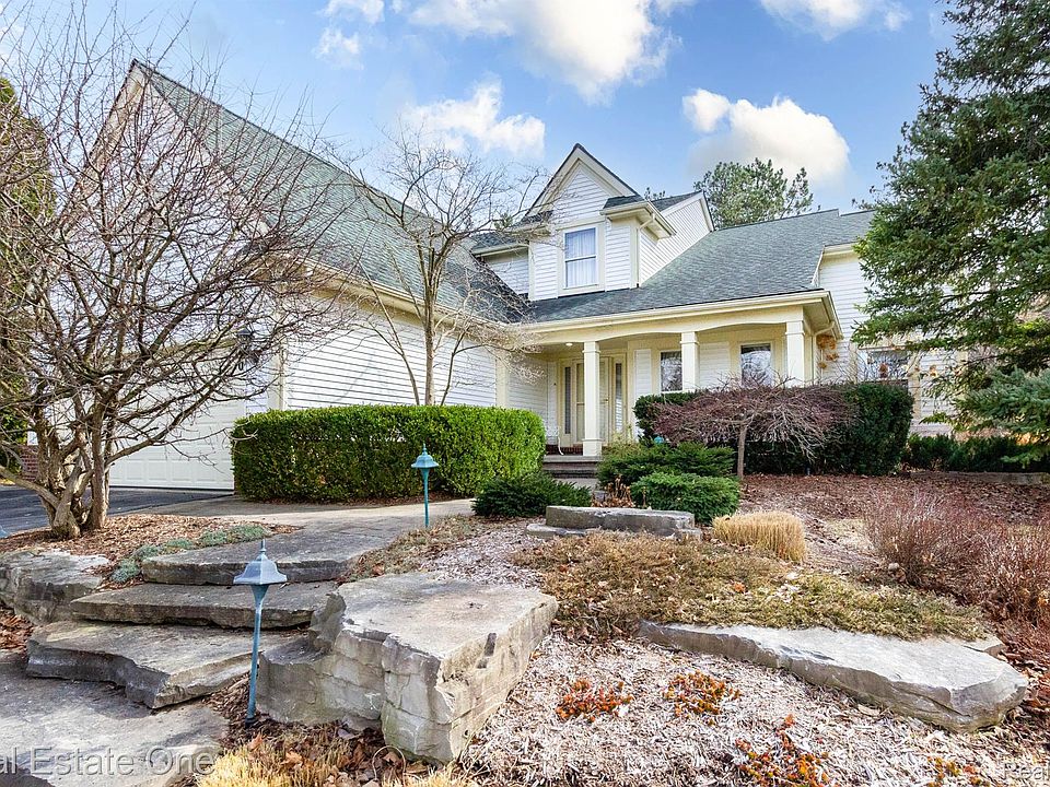 1st image of 490 Franklin Lake Cir