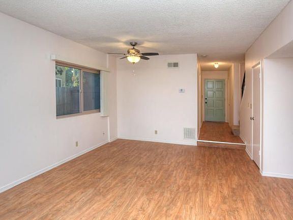 3rd image of 3734 Venitia Ln APT B
