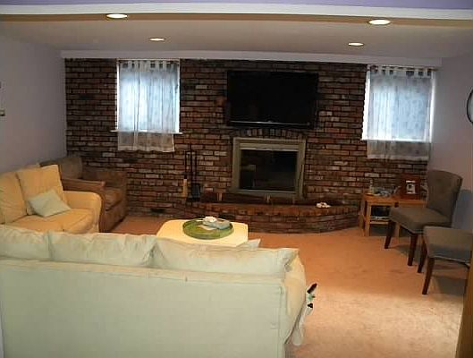 5th image of 360 Croaton St