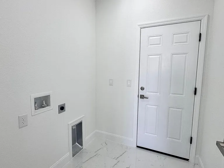 3402 30th St W — Photo 10