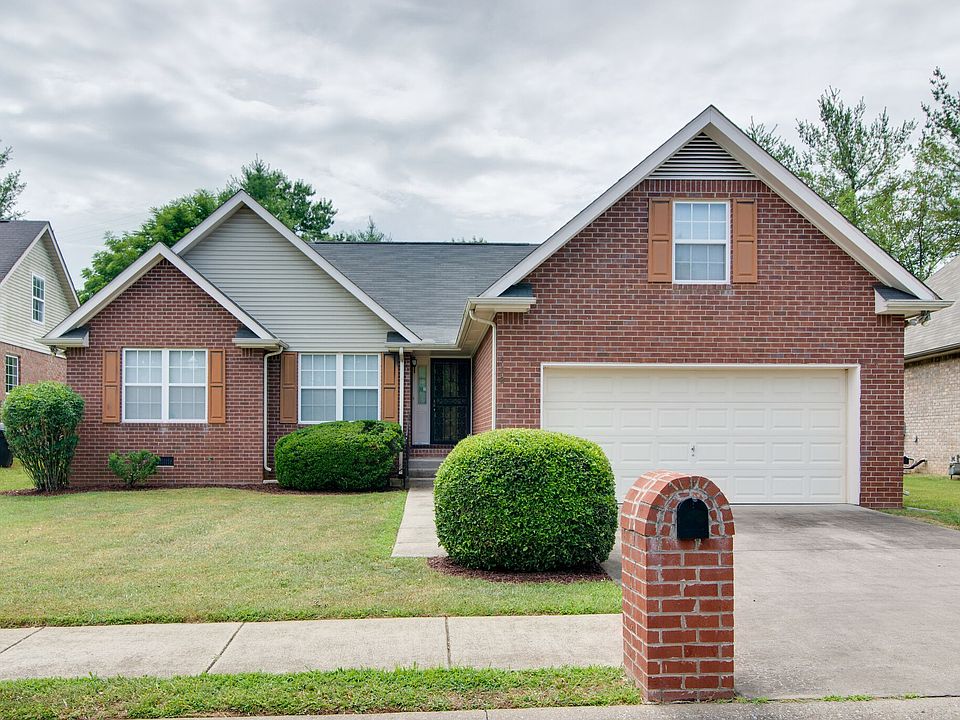 1st image of 402 Hickory Chase Dr