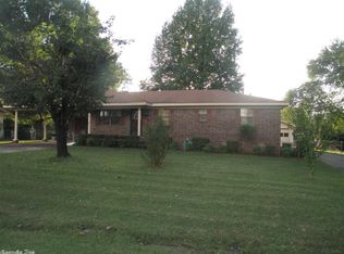 35 Westgate St, Searcy, AR 72143