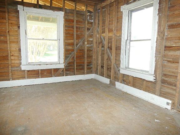 5th image of 527 Jefferson Ave