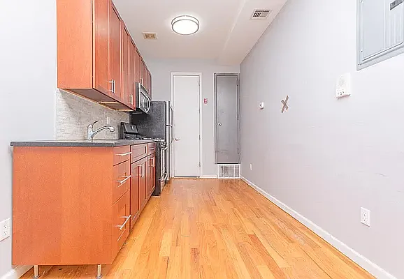 353 Grove St #2F — Photo 5