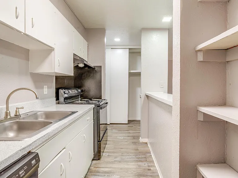 Vista Buena Apartments — Photo 26
