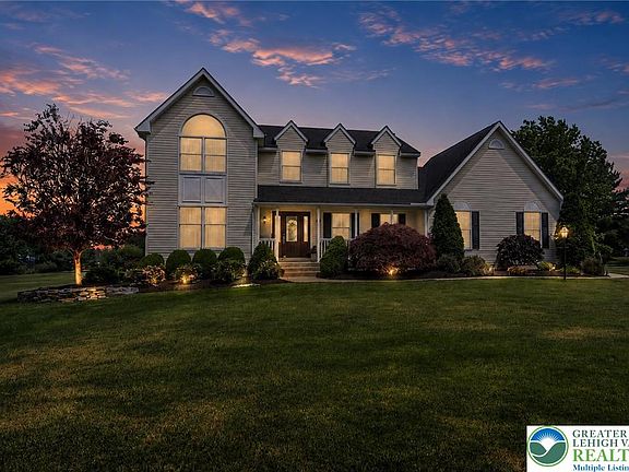2nd image of 1795 Freier Rd
