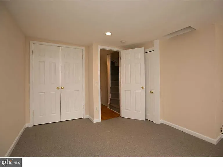 4431 Silverwood St — Photo 10