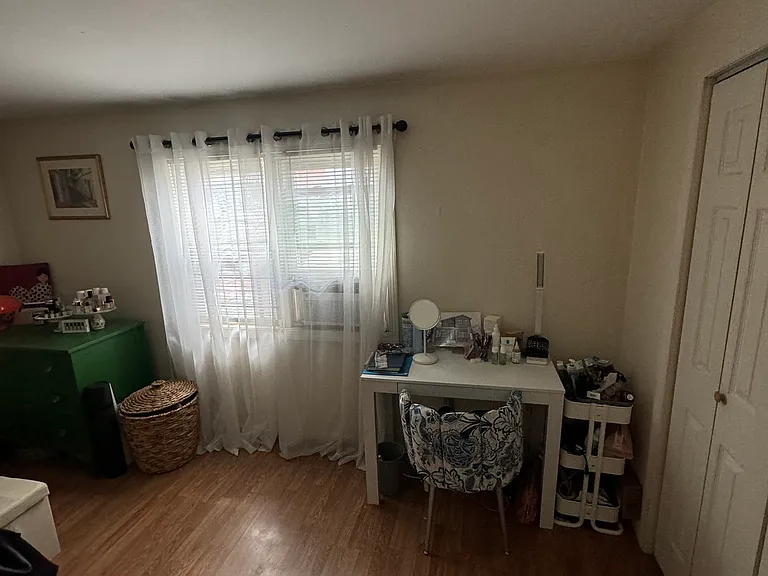 228 W 9th St #1R — Photo 7