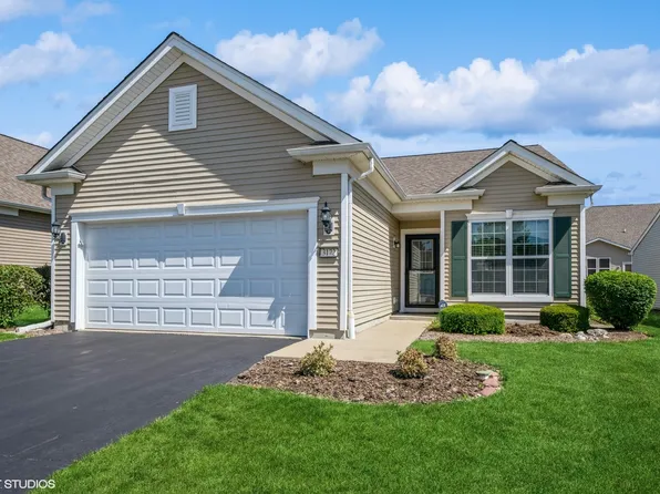 3172 Eastbank Cir, Mundelein, IL 60060