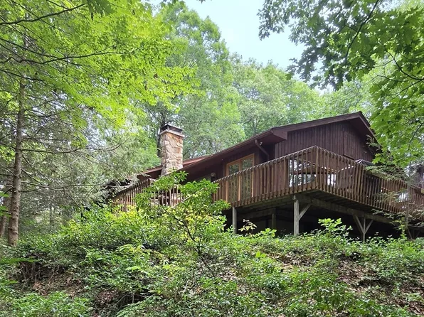 79 Pine Ridge Rd, Montgomery, MA 01085