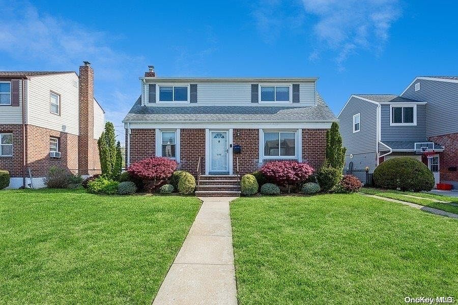 1st image of 276 Norfeld Boulevard