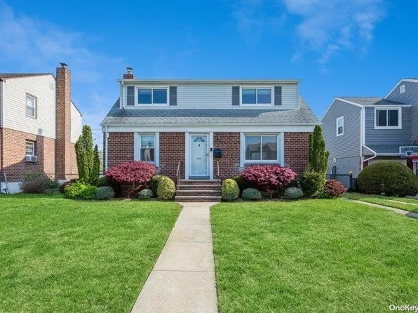 276 Norfeld Boulevard, Elmont, NY 11003