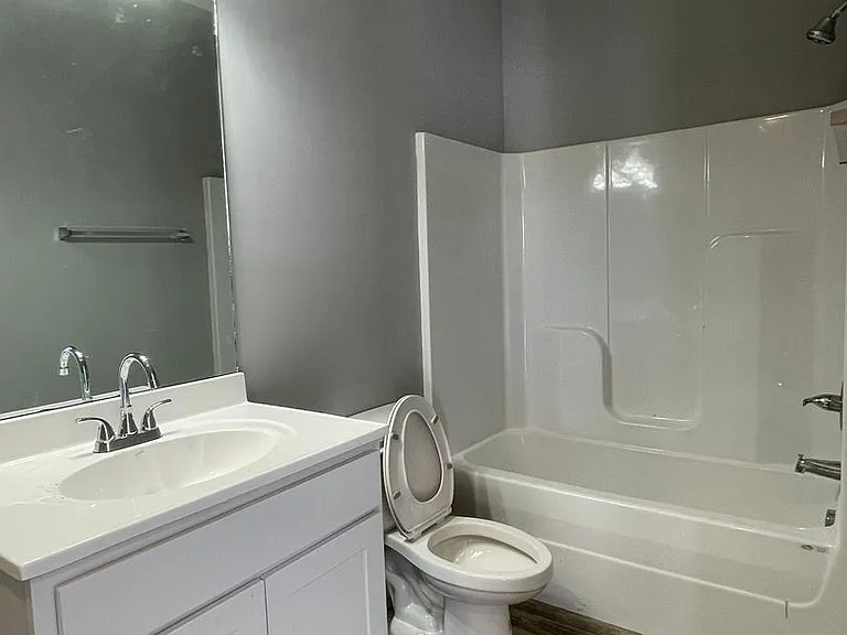 515 Wellington Way — Photo 3