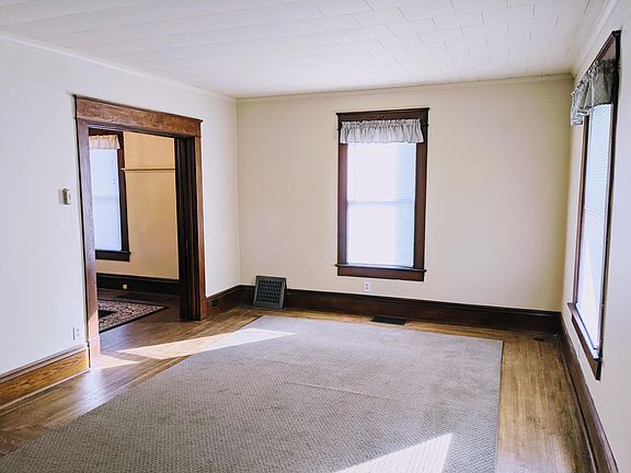 Living room Sq ft: 271.97