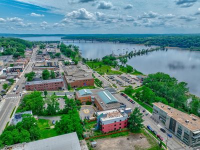 720 1st St #1S, Hudson, WI, 54016