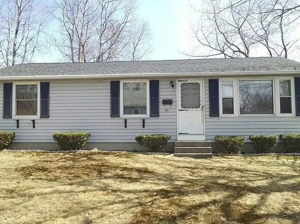 91 Price St, Springfield, MA 01104