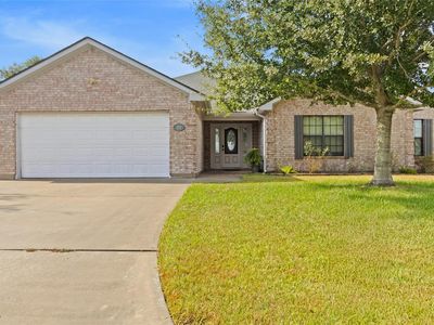 311 Sam Houston Drive, El Campo, TX, 77437