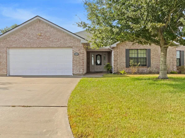 311 Sam Houston Drive, El Campo, TX 77437