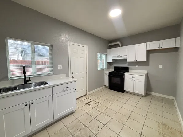 430 S Washington St, Modesto, CA 95351