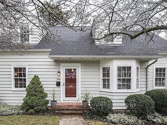 4th image of 304 Wesley Ave