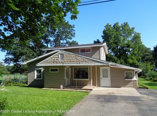 1026 R G Curtiss Ave, Lansing, MI 48911