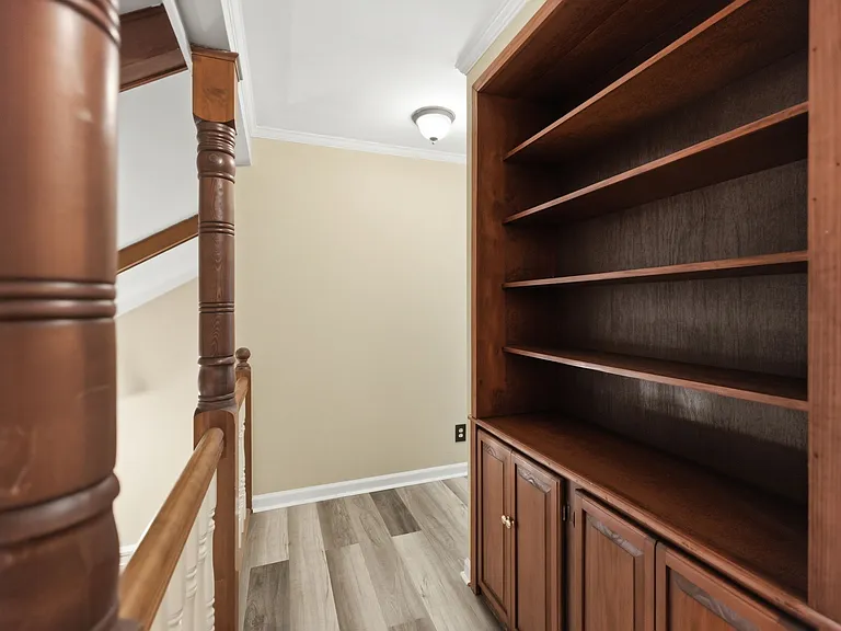 320 Forestgate Ct — Photo 17