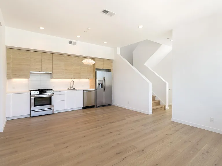 3840 West St — Photo 5