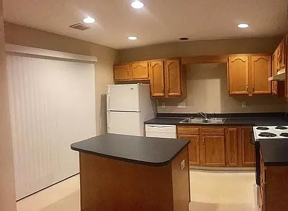 9114 Charminster Ct — Photo 3