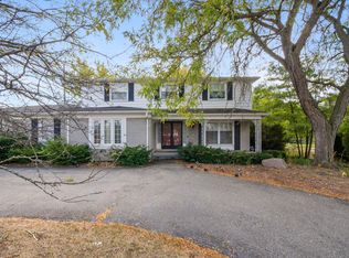 4015 Pinehurst Dr, West Bloomfield, MI 48322